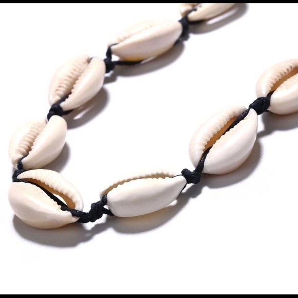 4/$15 💞 Boho Style Beach Shell Choker Necklace - Picture 3 of 4